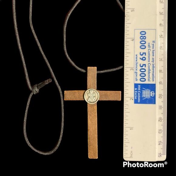 Collection of four  Christian Pendants - wood, tigers eye, gold tone - Picture 3 of 4